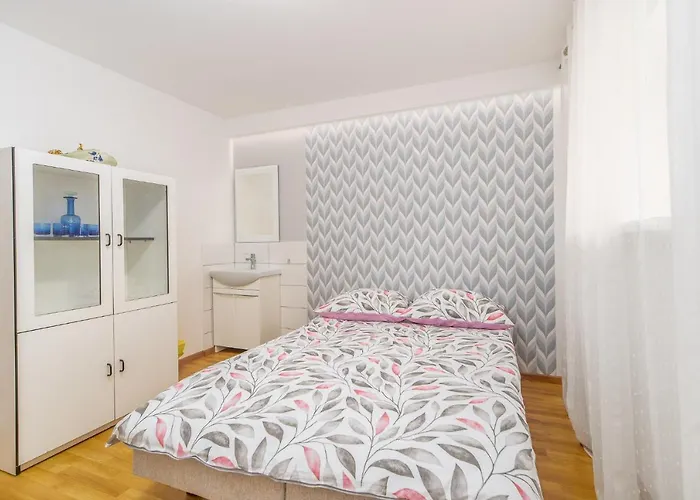 Pod Roza Wiatrow Apartman *